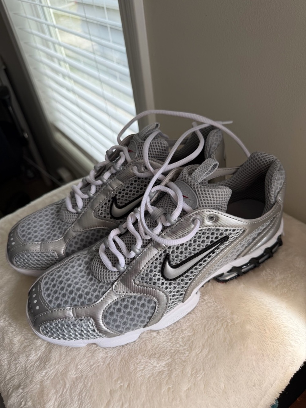 Nike Silver Mesh Running Sneakers - Silver/White/Black